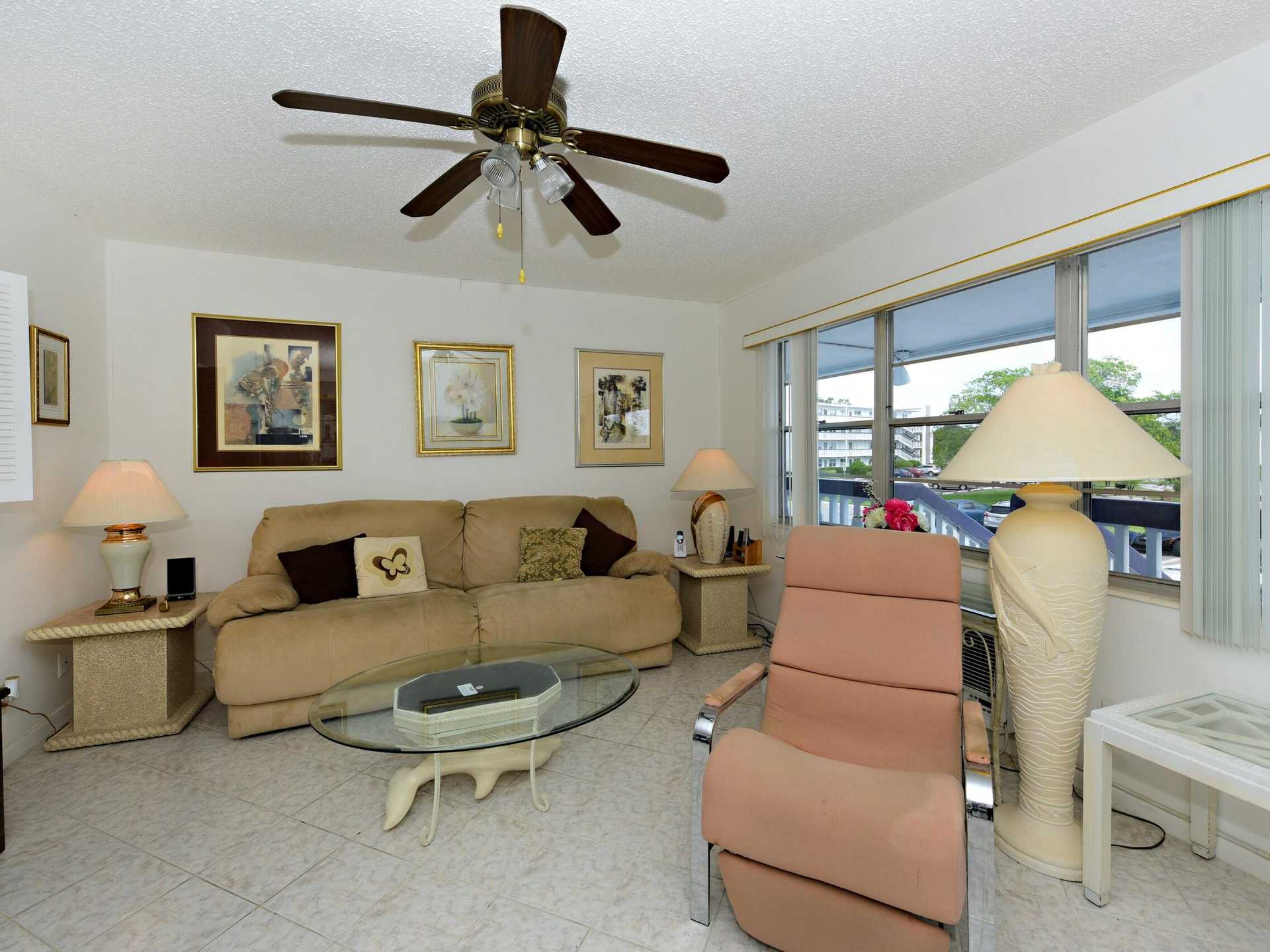 Condominium in Deerfield Beach, Florida 11623075