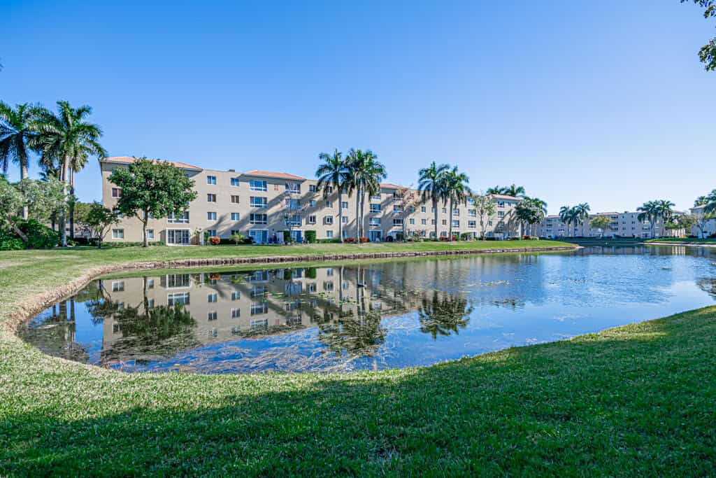 Condominium in Delray Gardens, Florida 11623090