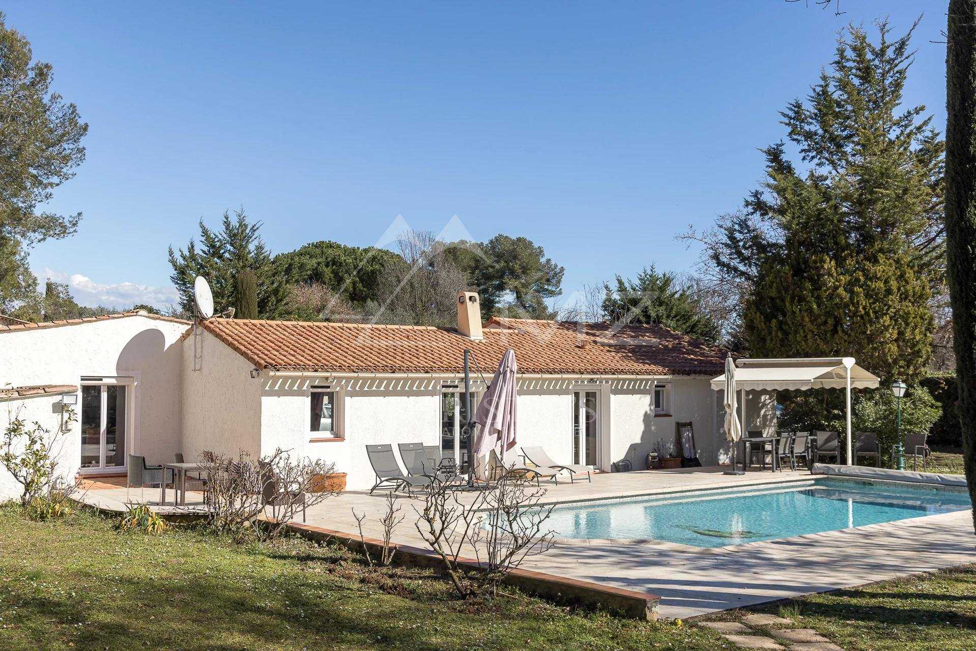 Rumah di Le Chateau, Provence-Alpes-Cote d'Azur 11623630