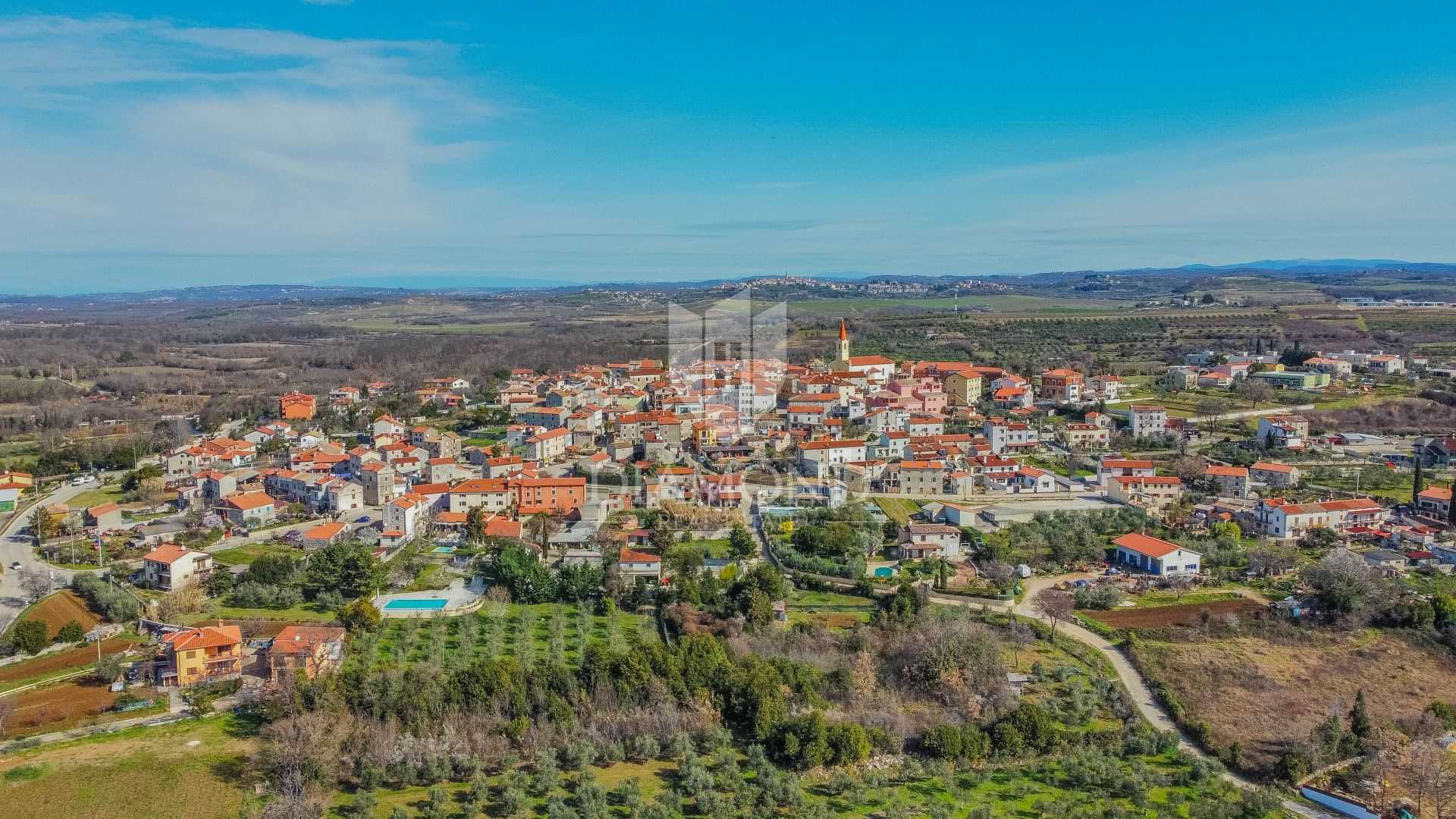 Land in Brtonigla, Istria County 11623819