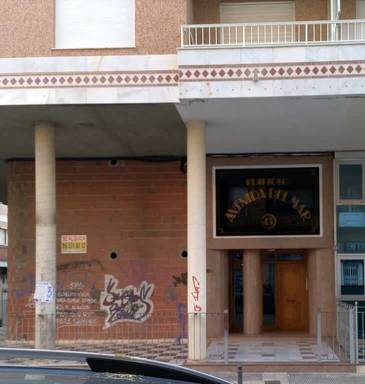 Perindustrian dalam Los Montesinos, Valencia 11623978