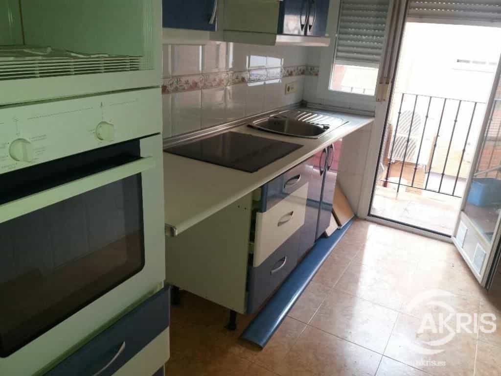 Condominium in Fuensalida, Castille-La Mancha 11624036
