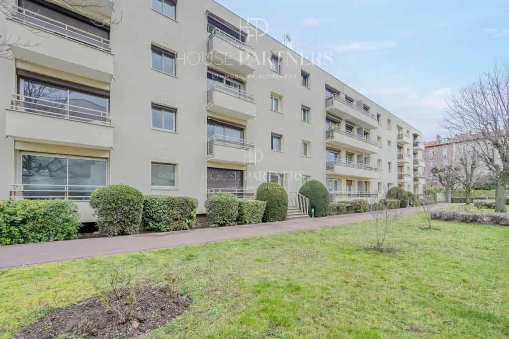 Condominium dans Rueil-Malmaison, Hauts-de-Seine 11624095
