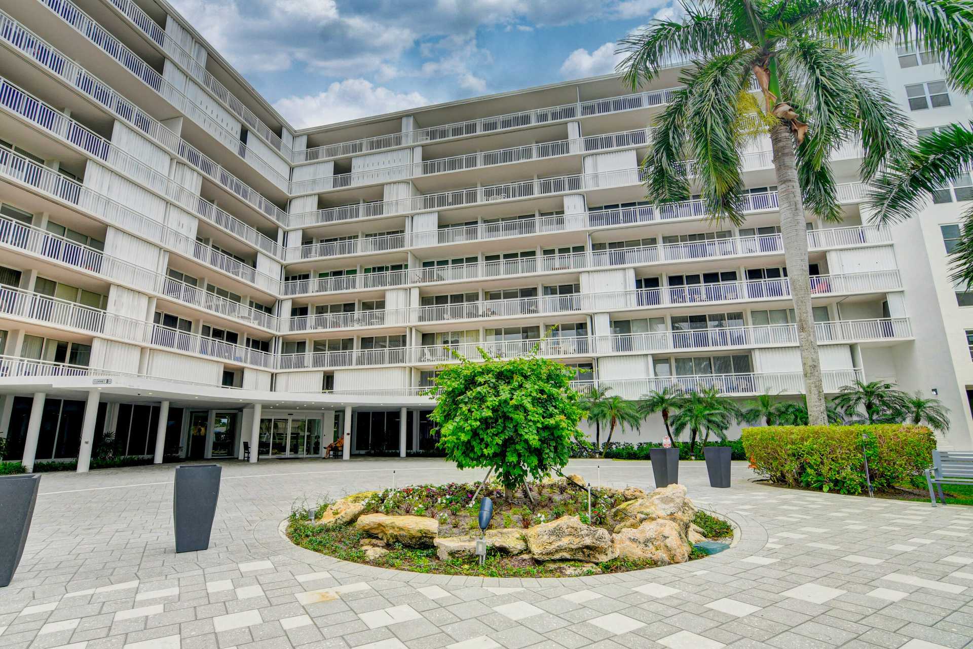 Condominium in South Palm Beach, Florida 11625613