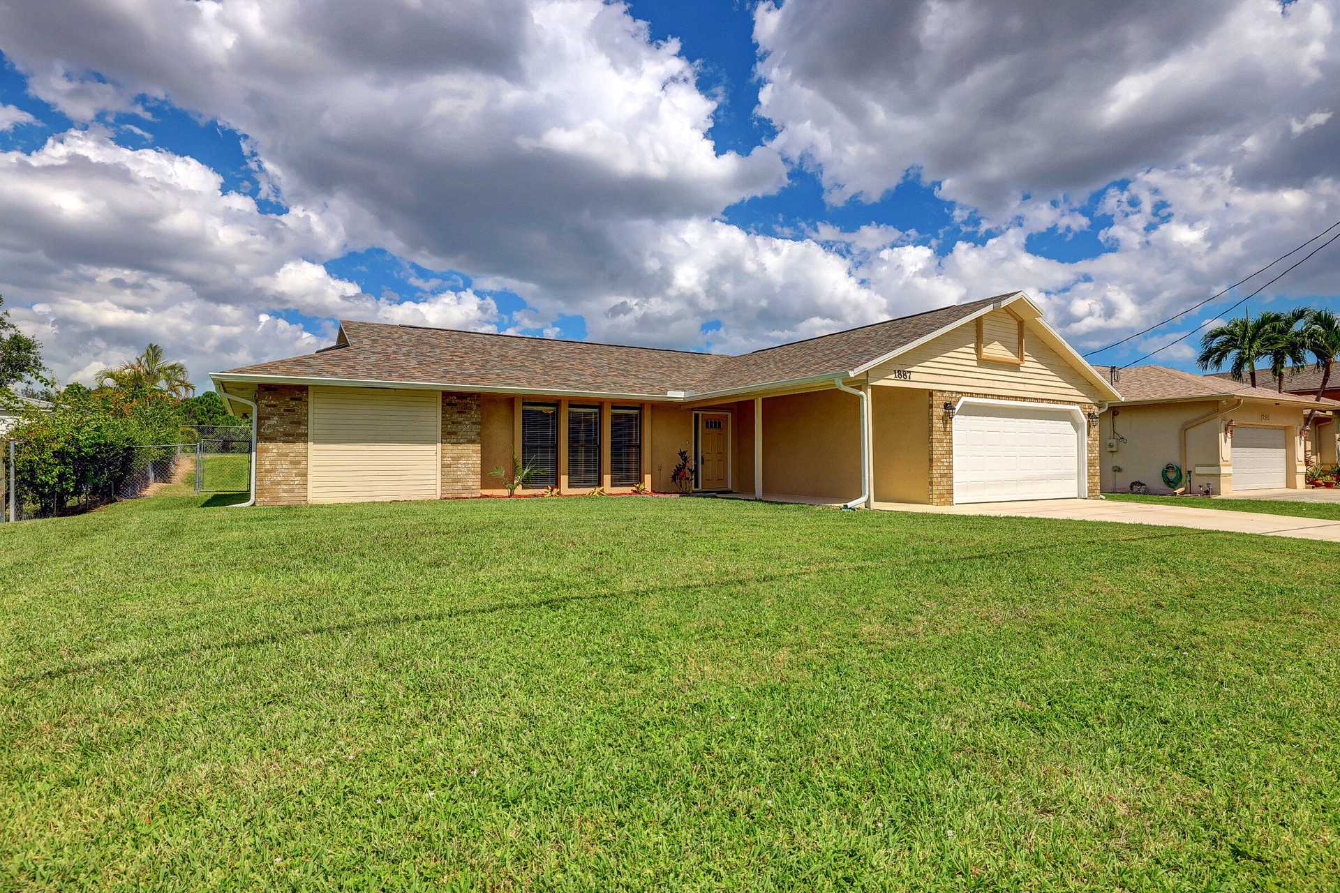 House in Port St. Lucie, Florida 11625739