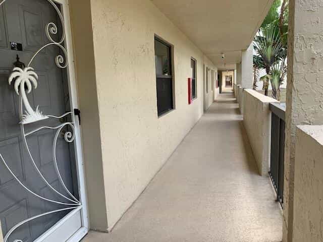 House in Coconut Creek, Florida 11625745