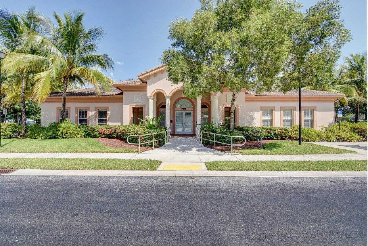 House in Wellington, Florida 11625784