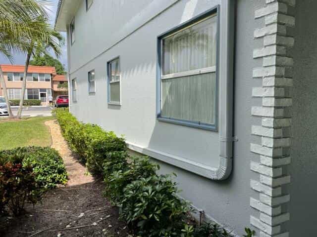 Condominium in Koningen Punt, Florida 11625785