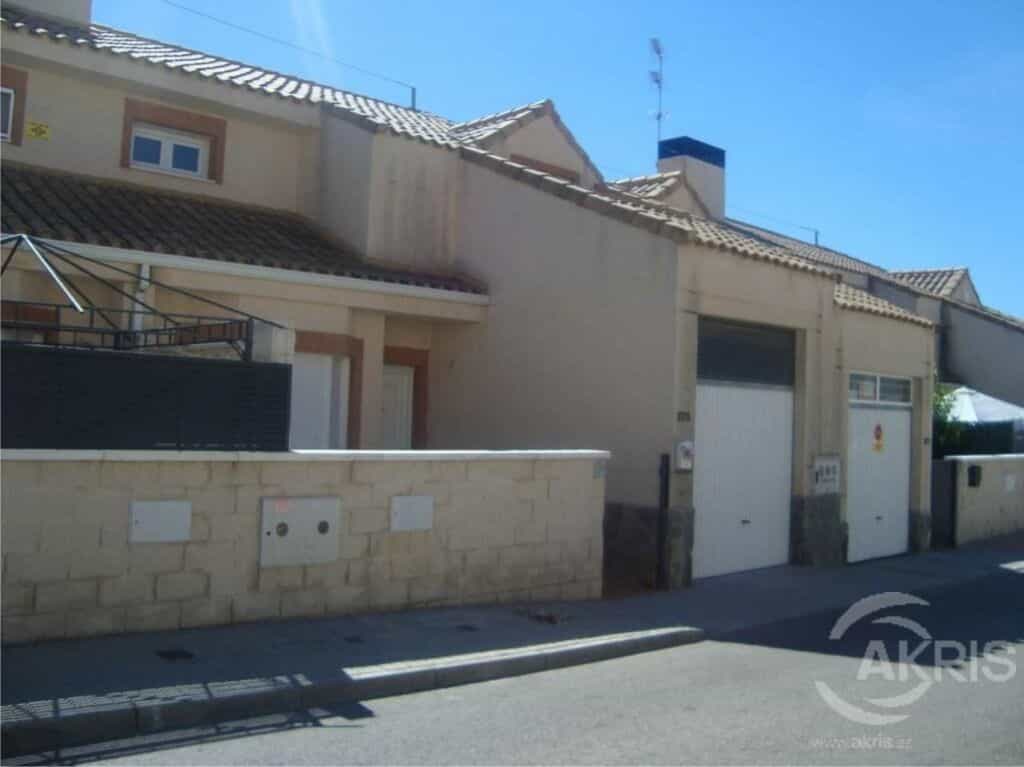 房子 在 Sesena, Castille-La Mancha 11625943