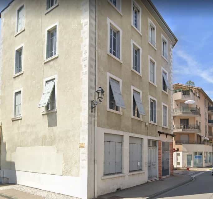 Condominium in Sainte-Colombe, Auvergne-Rhone-Alpes 11625958