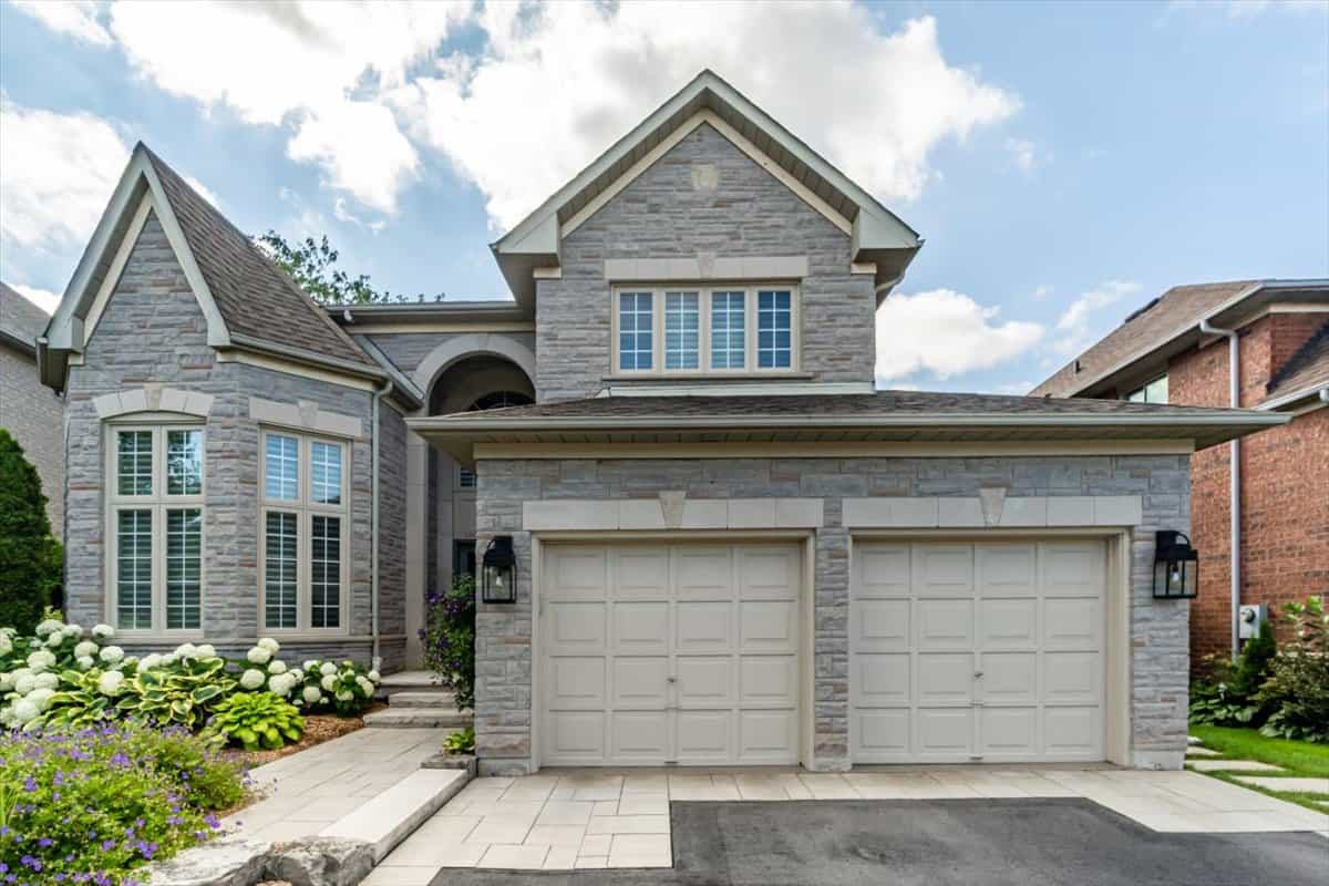 Residential in Oakville, 2333 Carpenters Circle 11626128