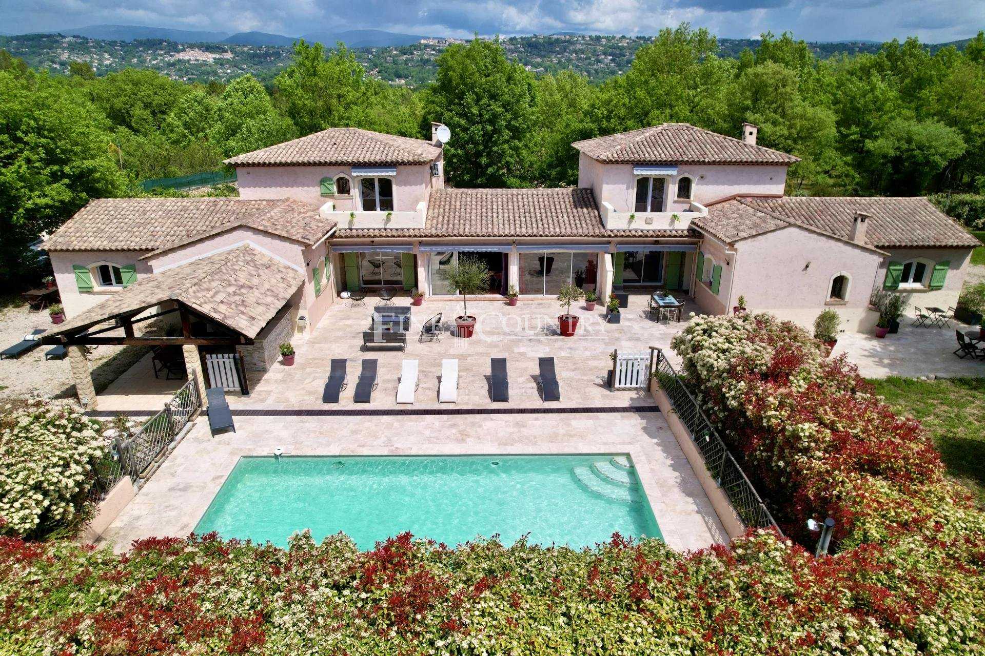 Rumah di Fayence, Provence-Alpes-Cote d'Azur 11626468
