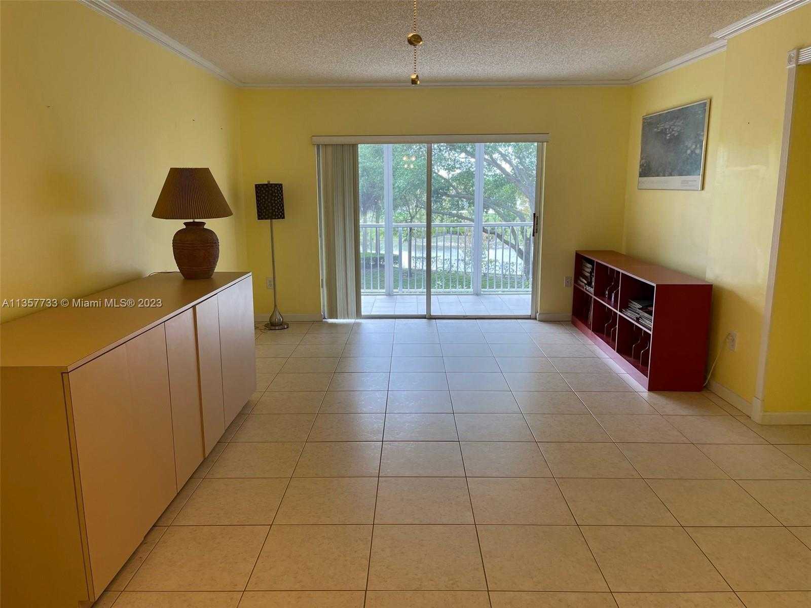 Condominium in Pembroke Park, Florida 11627164