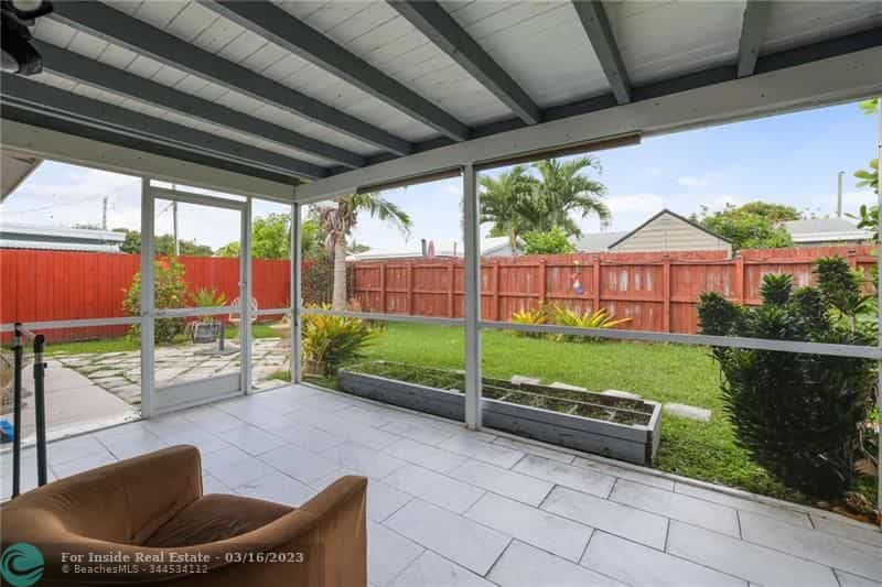 House in Royal Palm Isles, Florida 11627190