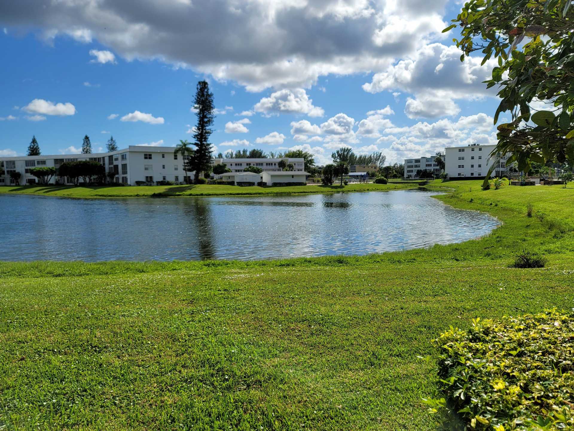 Condominium dans Century Village, Florida 11627200