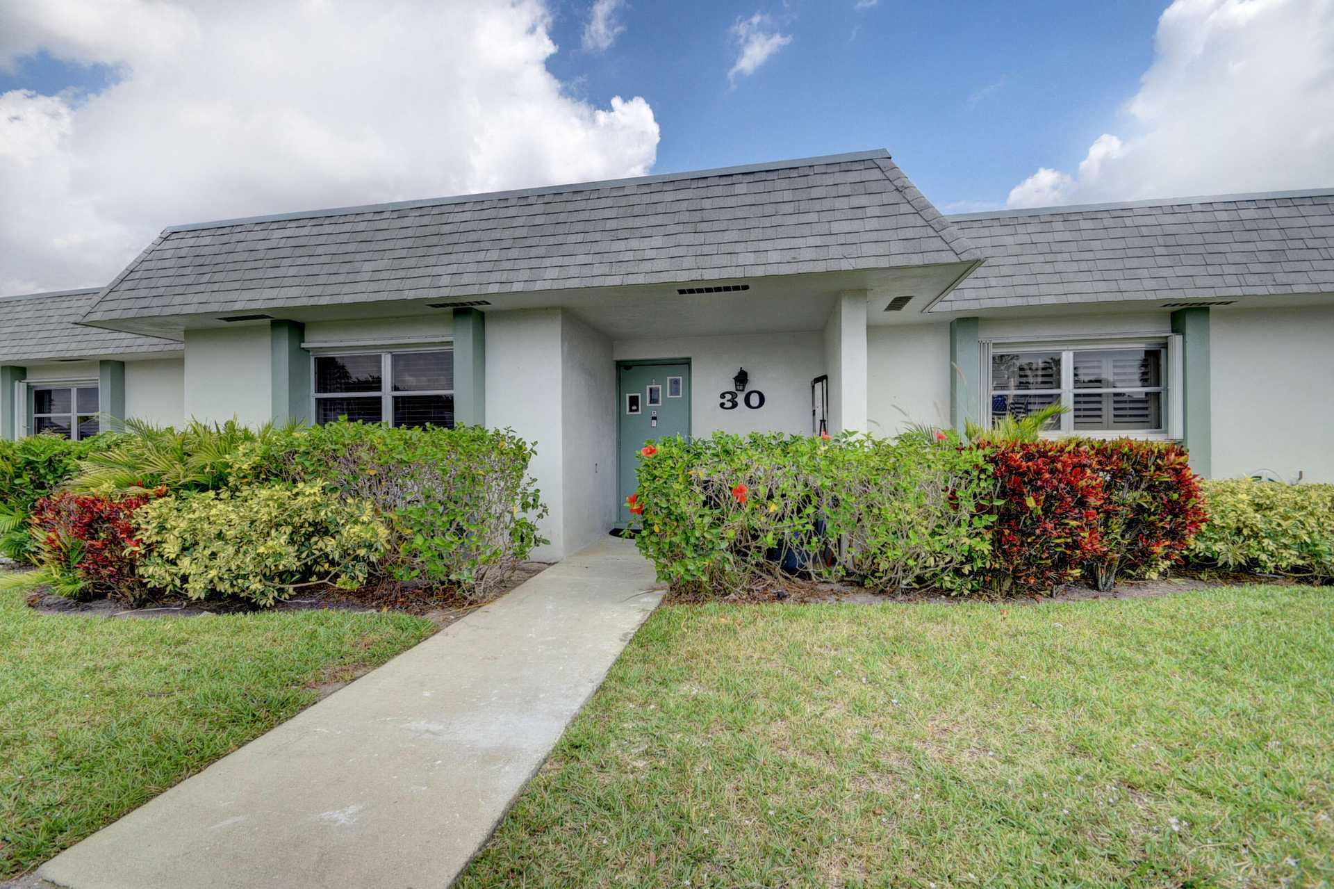 House in Acacia Villas, Florida 11627225