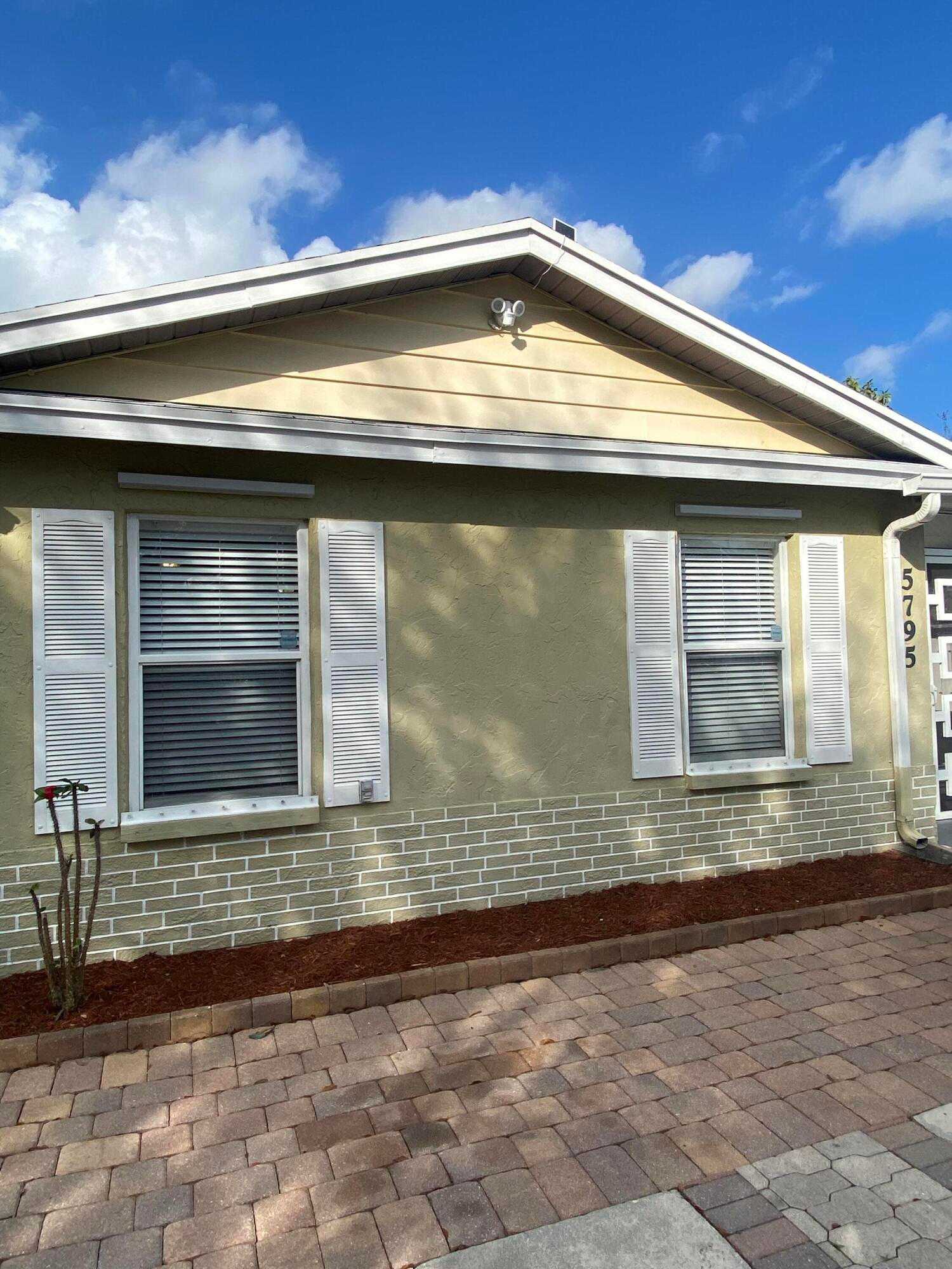 Будинок в Greenacres, Florida 11627239