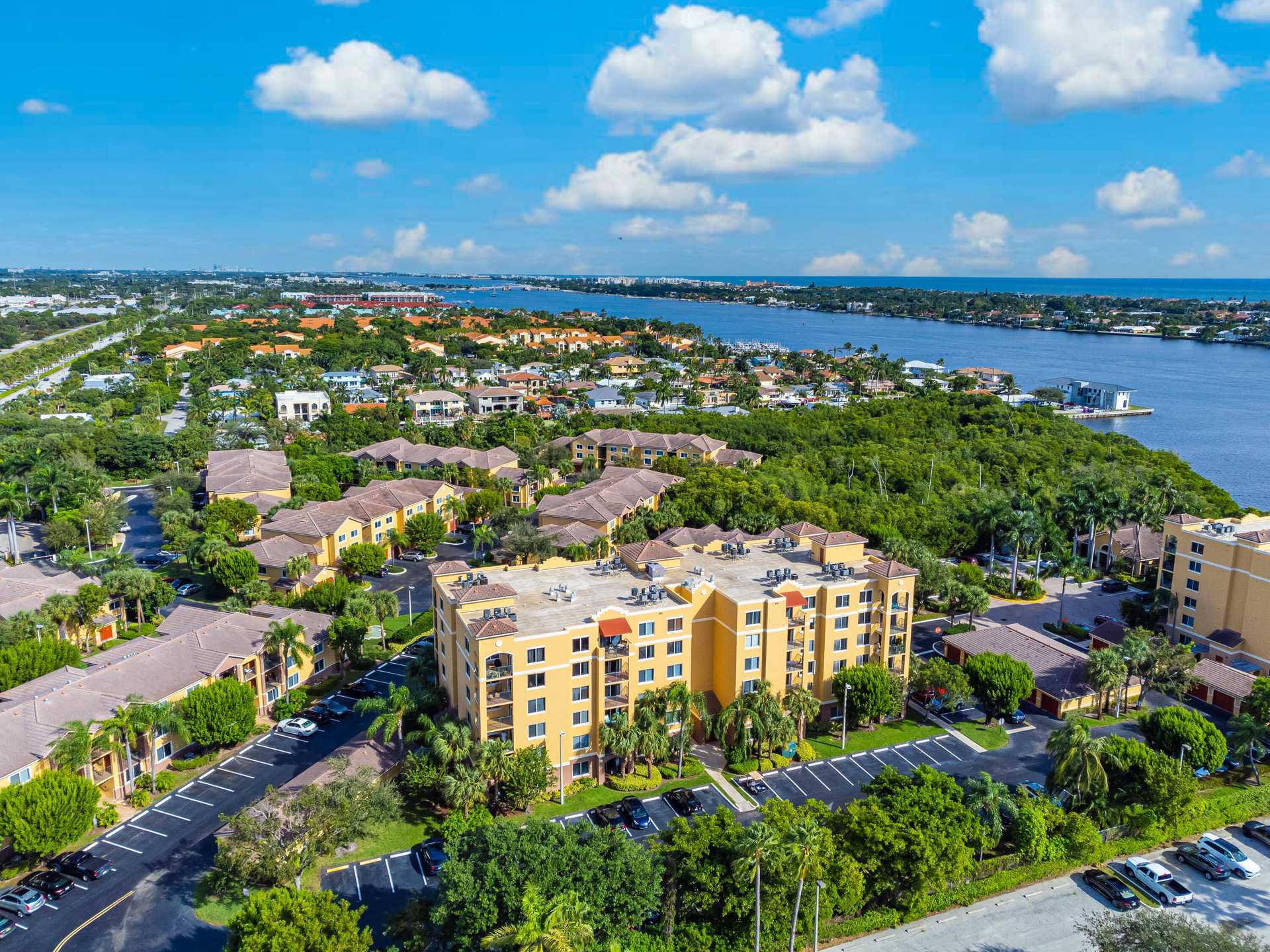 Condominium in Hypoluxo, Florida 11627244