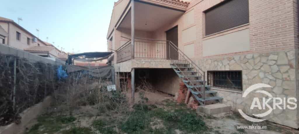 Casa nel Villaluenga de la Sagra, Castilla-La Mancha 11627291