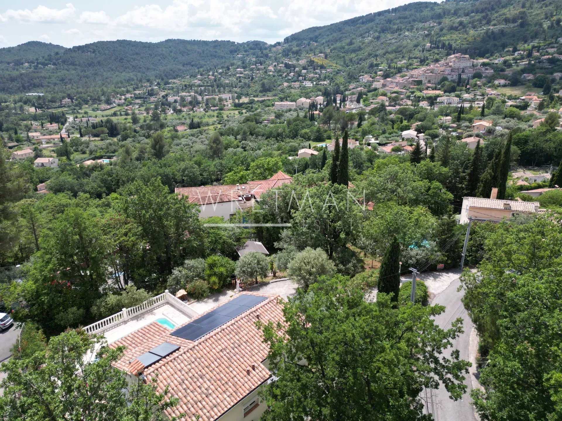 Hus i Seillans, Provence-Alpes-Cote d'Azur 11627314