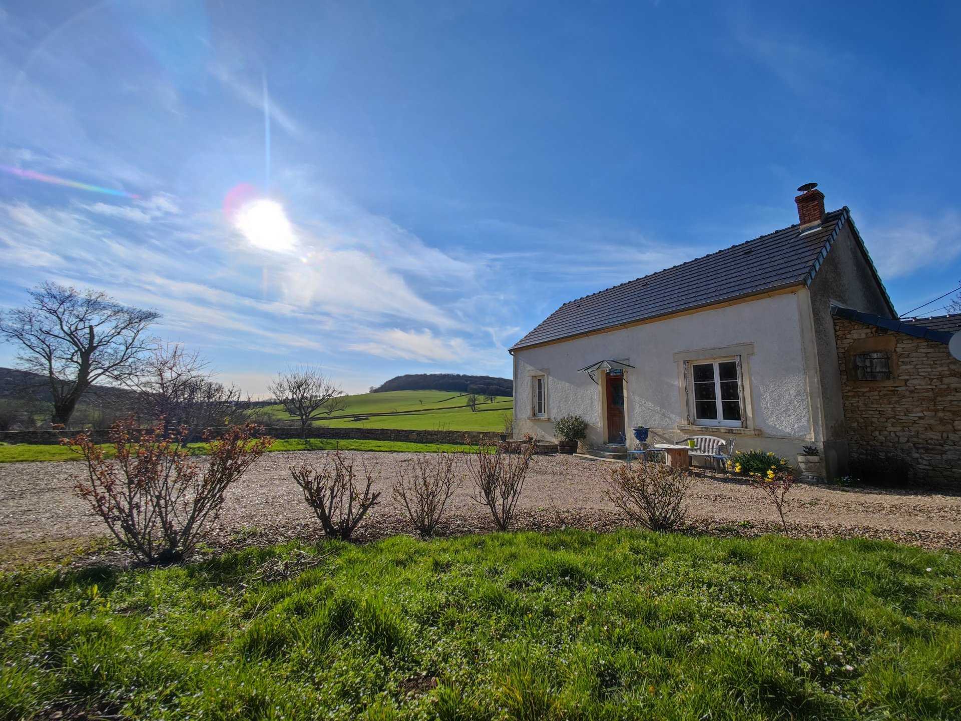 House in Billy-Chevannes, Bourgogne-Franche-Comte 11627378