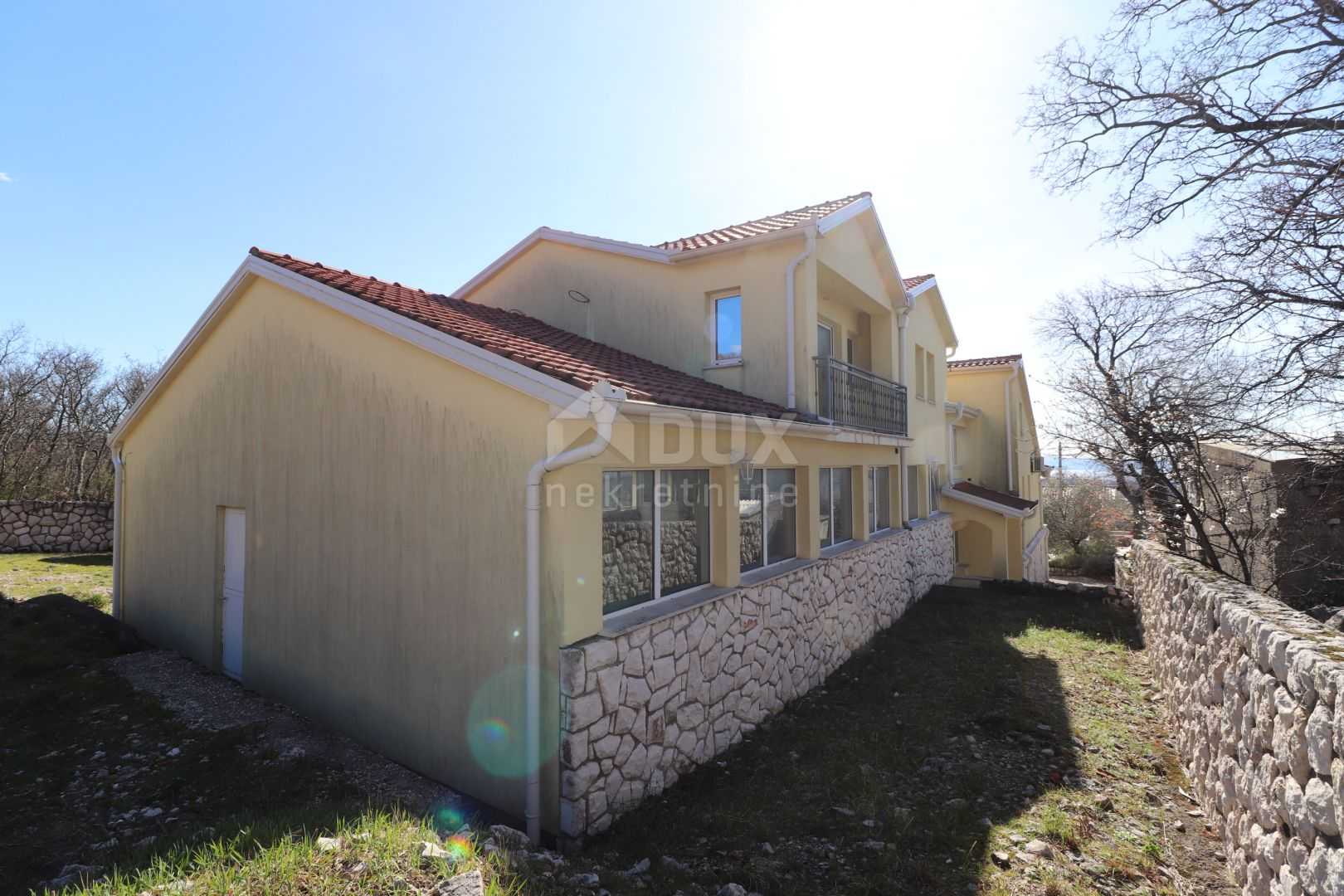 房子 在 Smrika, Primorsko-Goranska Zupanija 11627972