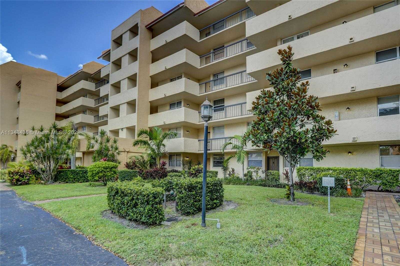 Condominium in Lauderhill, Florida 11628460