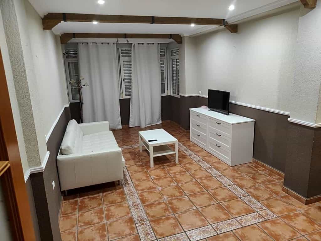 Condominium in Ciudad de los Ninos, Andalusia 11628502