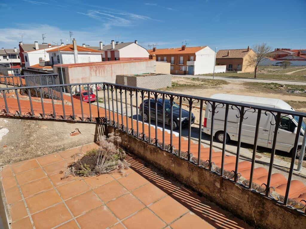 House in Ajofrín, Castilla-La Mancha 11628515