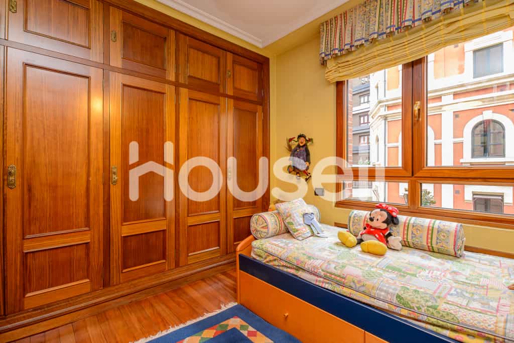 公寓 在 Oviedo, Principado de Asturias 11628537