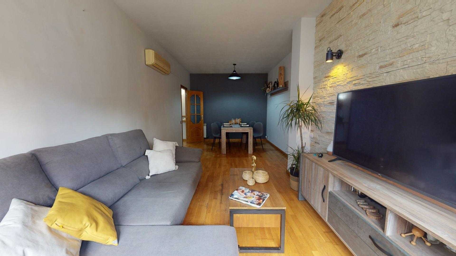 Condominium dans Sant Feliu de Llobregat, Catalunya 11628999