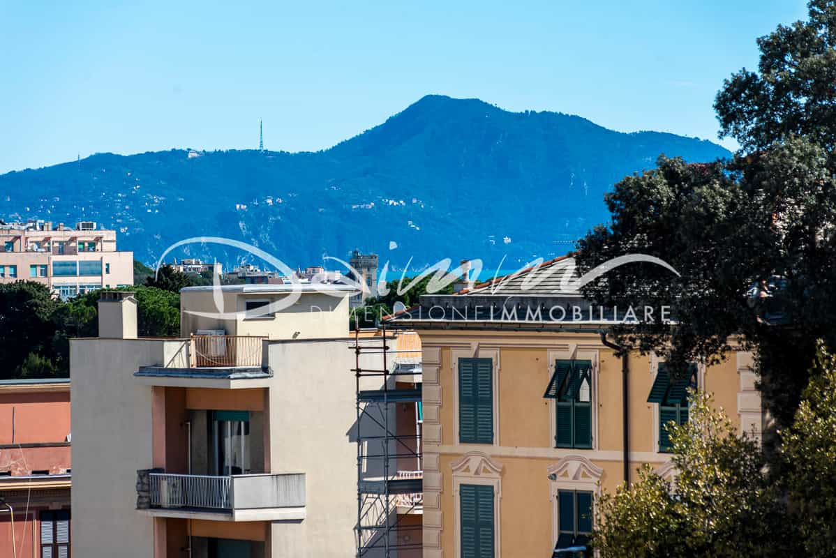 Condominium dans Gênes, Ligurie 11629025