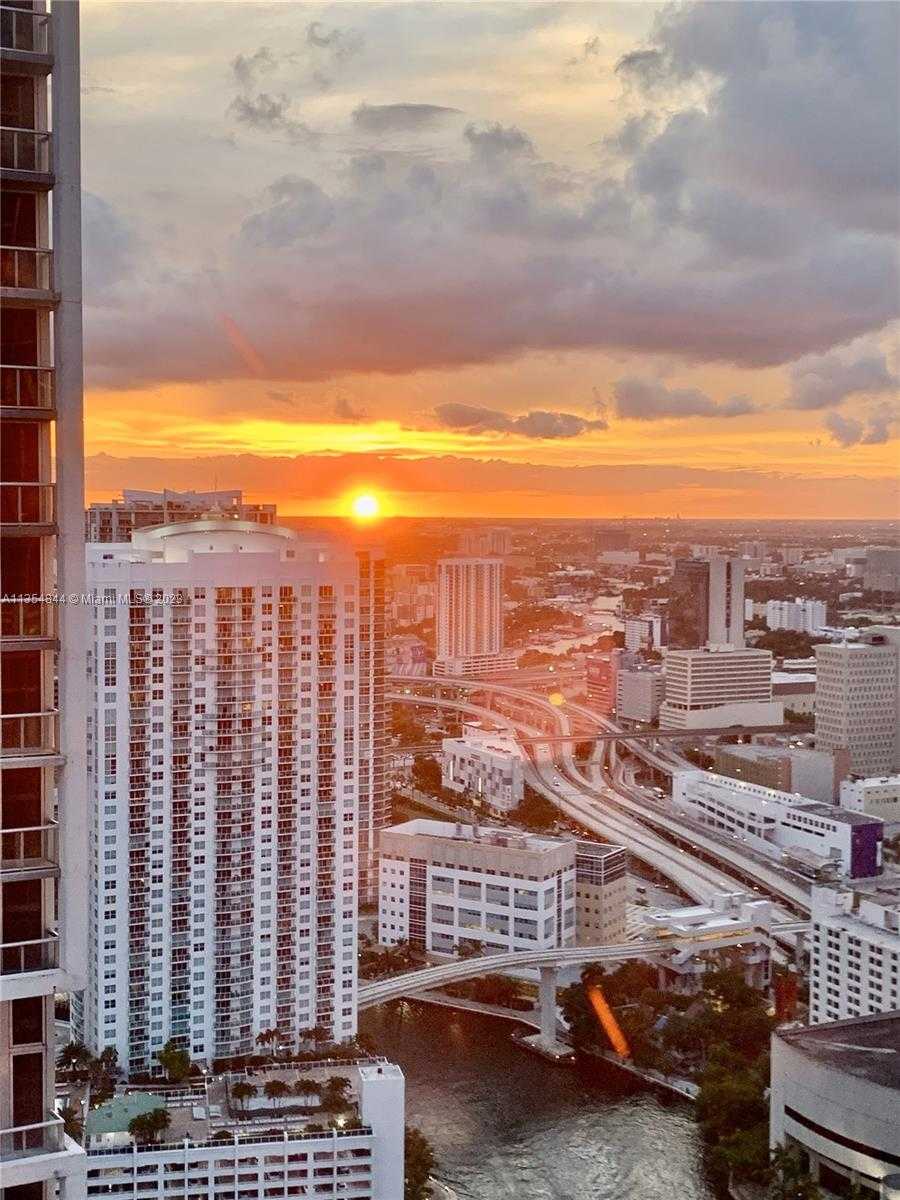 公寓 在 Miami, Florida 11629565