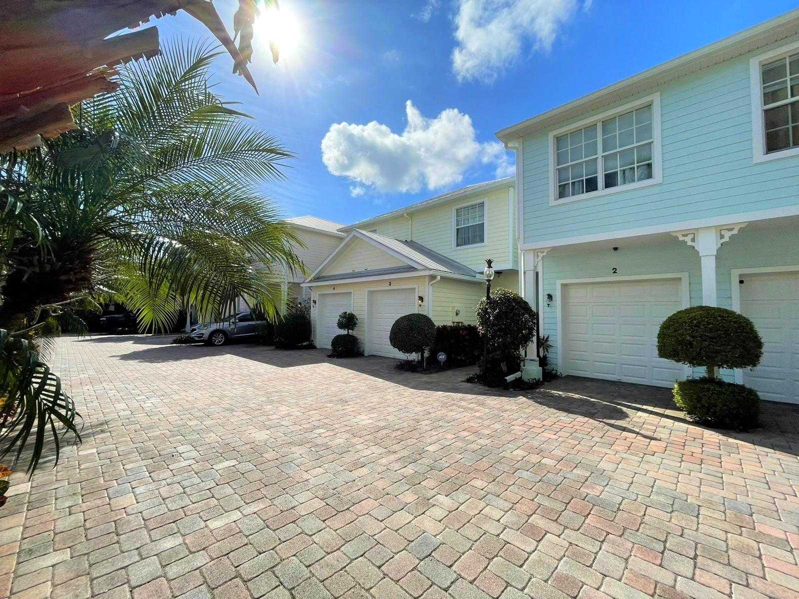 House in Lake Worth, Florida 11629638