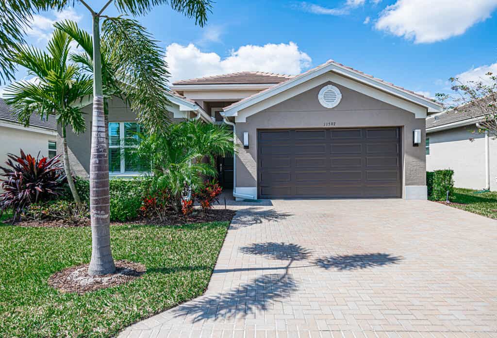 House in Port St. Lucie, Florida 11629669