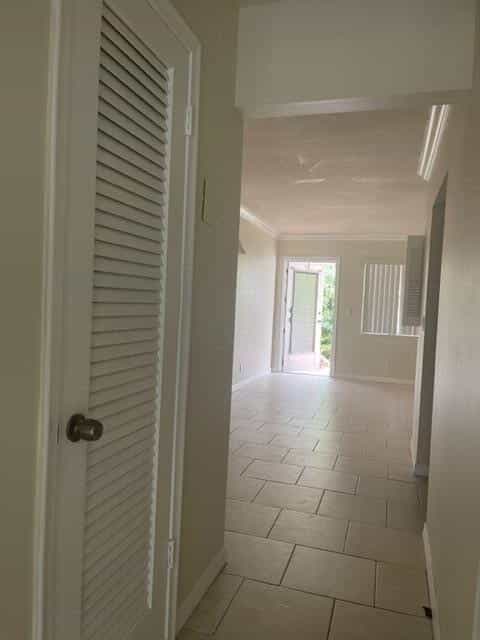 жилой дом в West Palm Beach, Florida 11629671