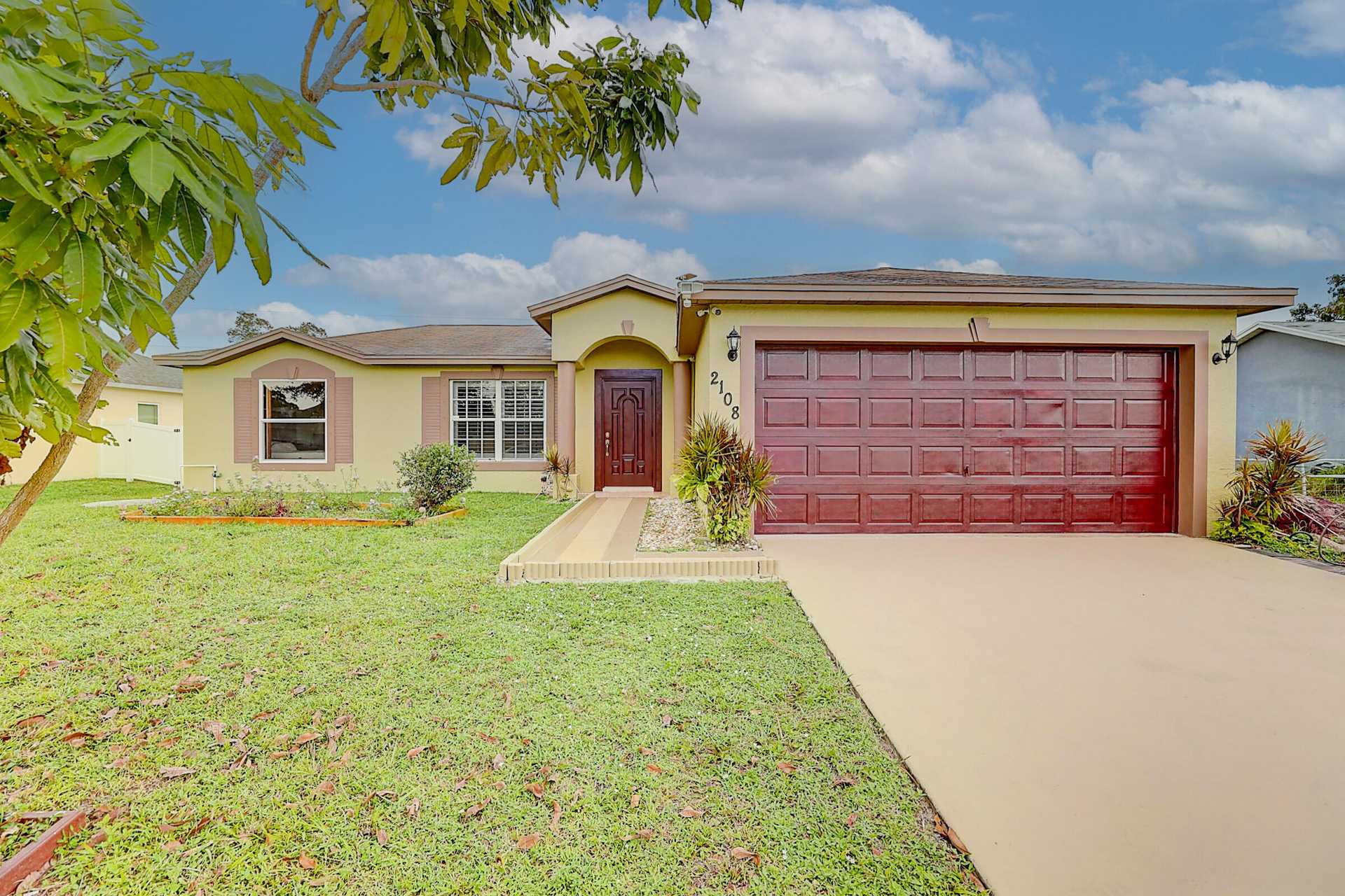 House in Port St. Lucie, Florida 11629673