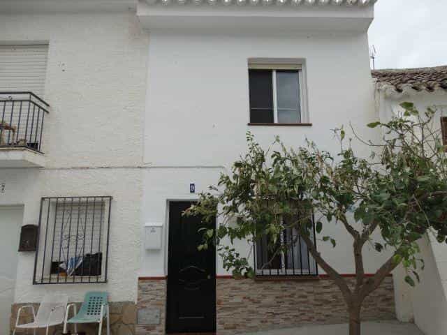 House in Villanueva del Rosario, Andalusia 11630345
