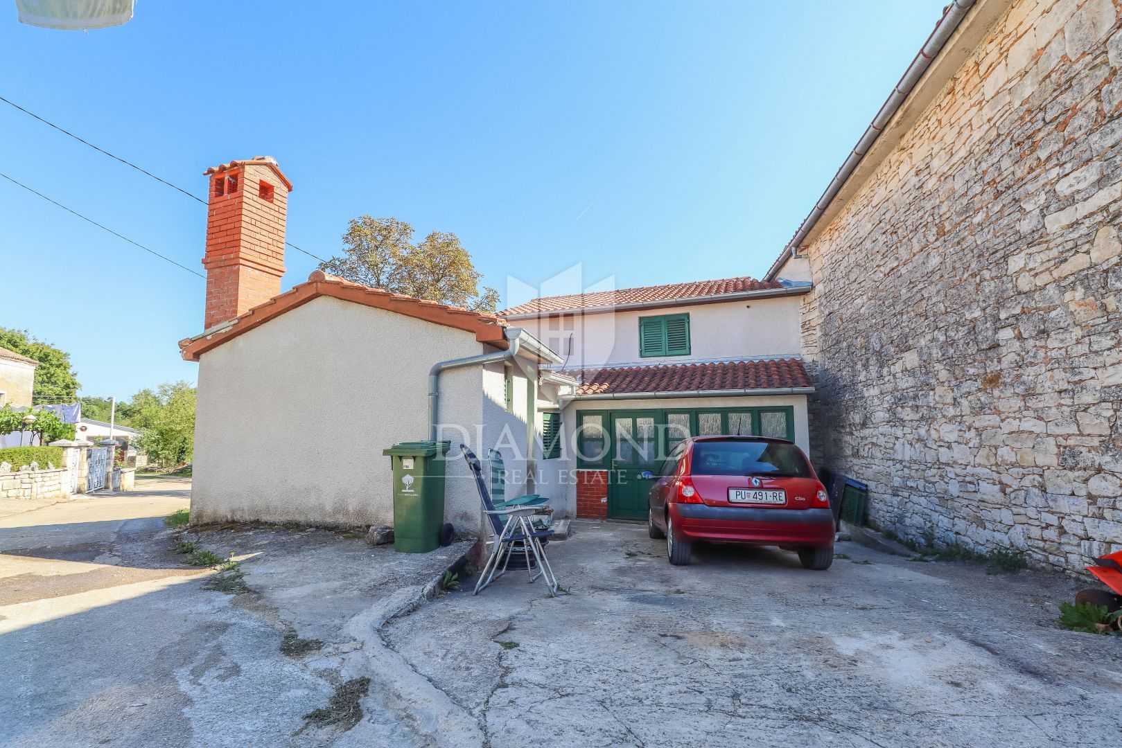 жилой дом в Peresiji, Istarska županija 11631450