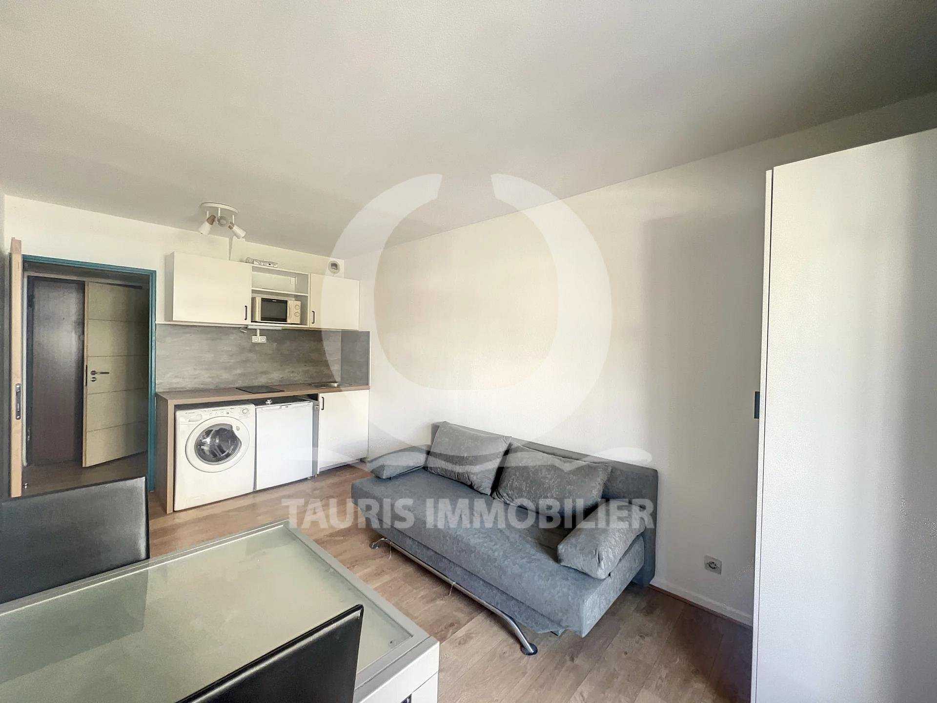 Condominium in Le Merlan, Provence-Alpes-Cote d'Azur 11631623