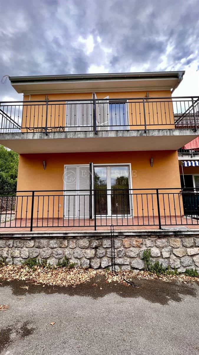 σπίτι σε Lovran, Primorje-Gorski Kotar County 11631910