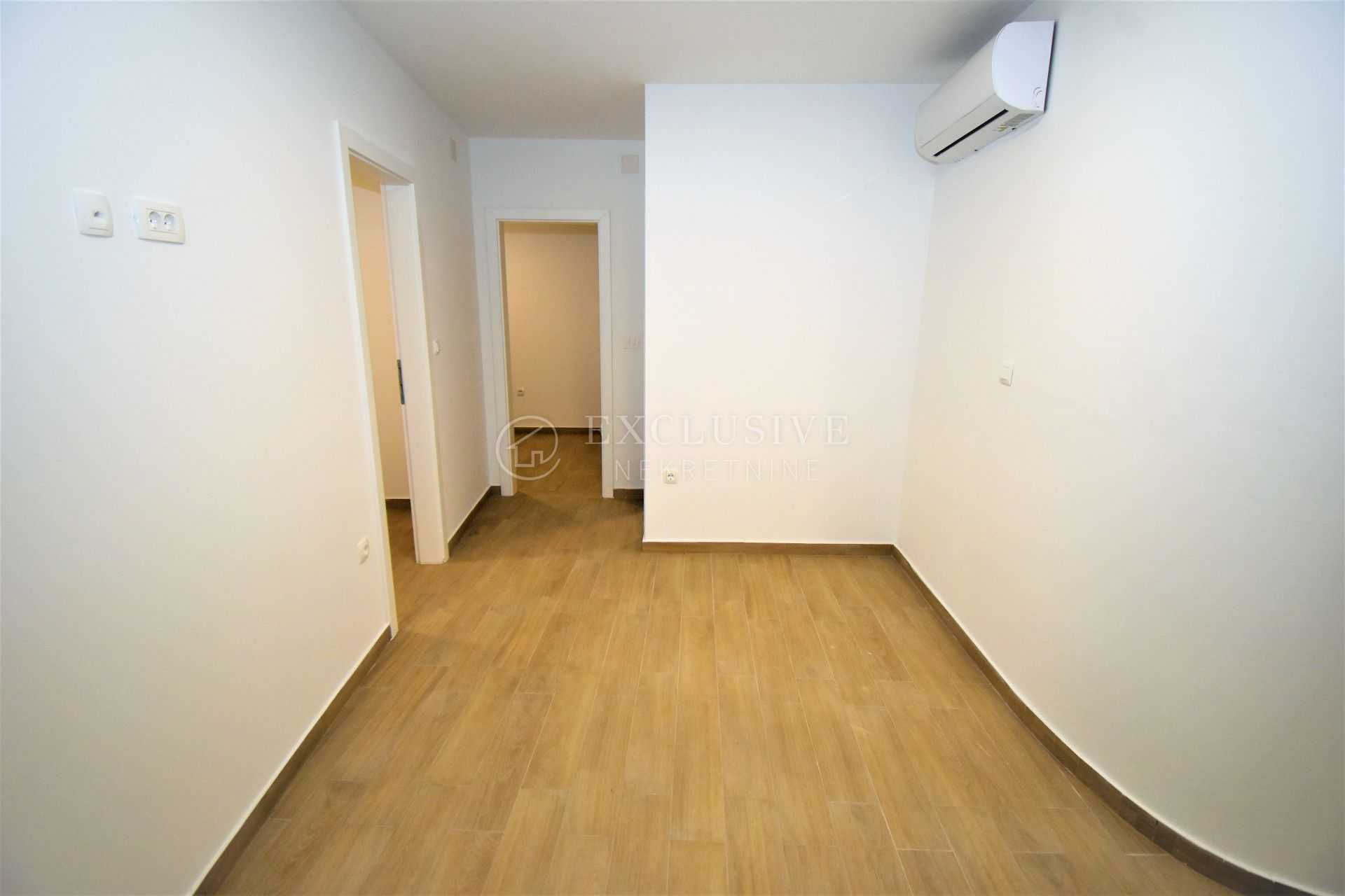 公寓 在 Novi Vinodolski, Primorje-Gorski Kotar County 11632159