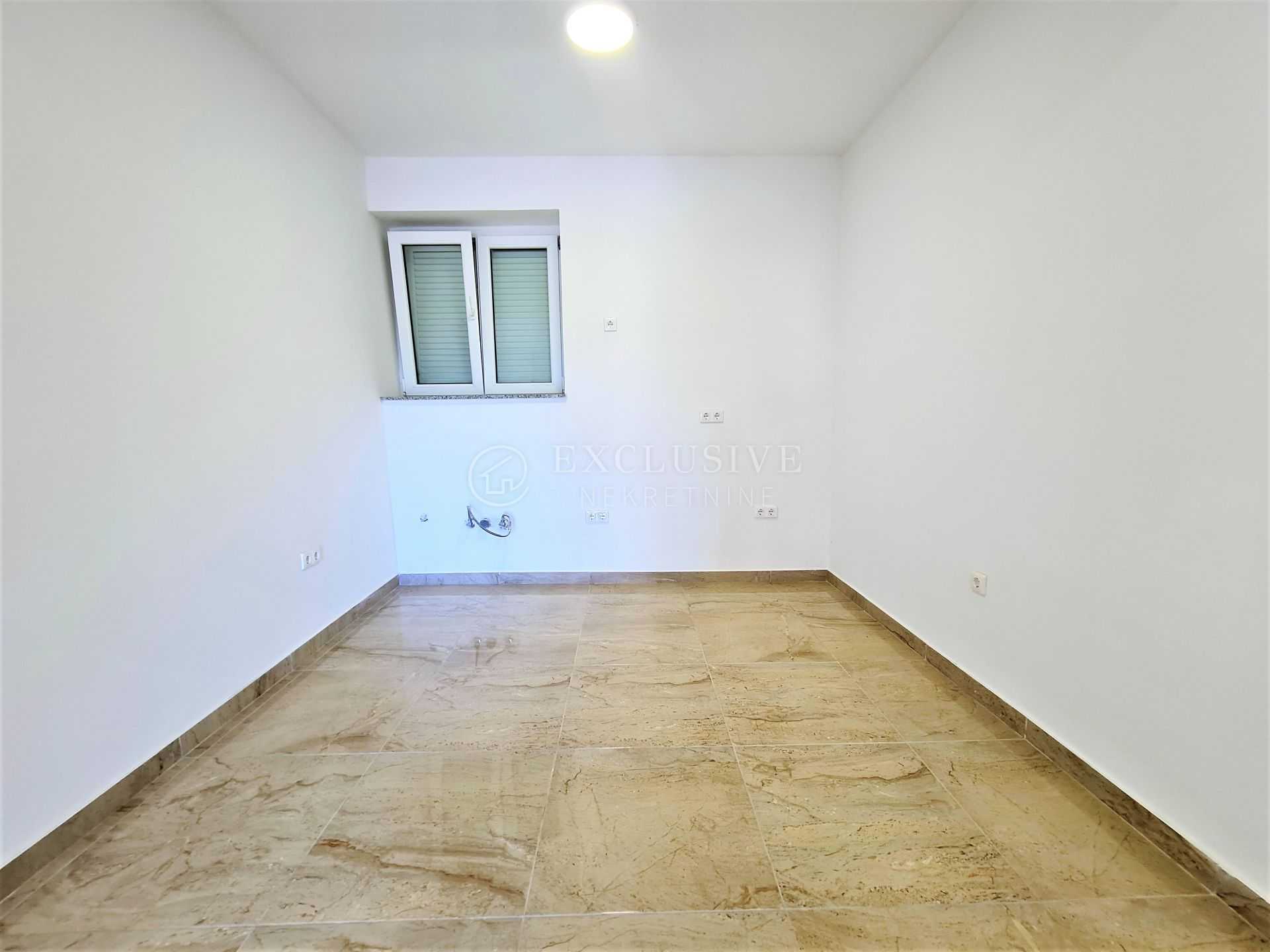 公寓 在 Novi Vinodolski, Primorje-Gorski Kotar County 11632190