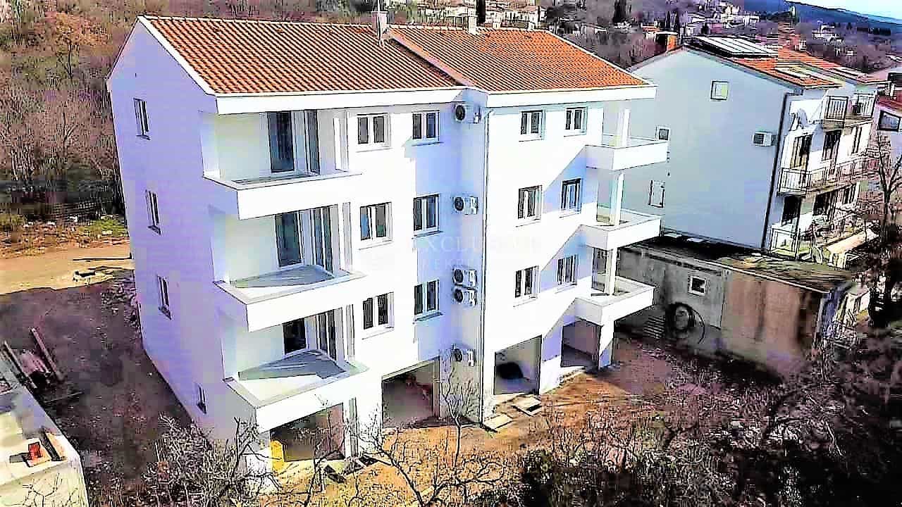 Condominium in Klanfari, Primorsko-Goranska Zupanija 11632205