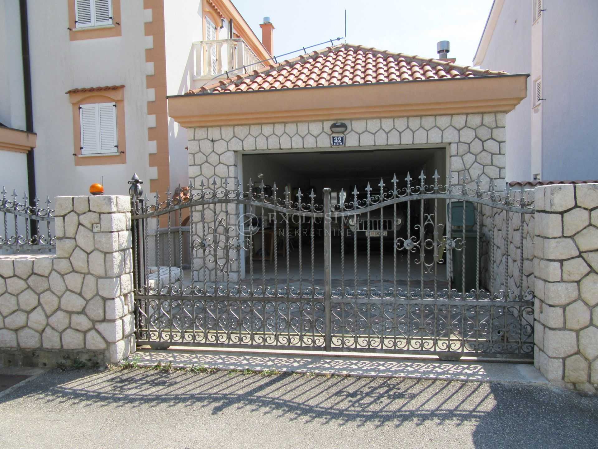 жилой дом в Klanfari, Primorsko-Goranska Zupanija 11632248