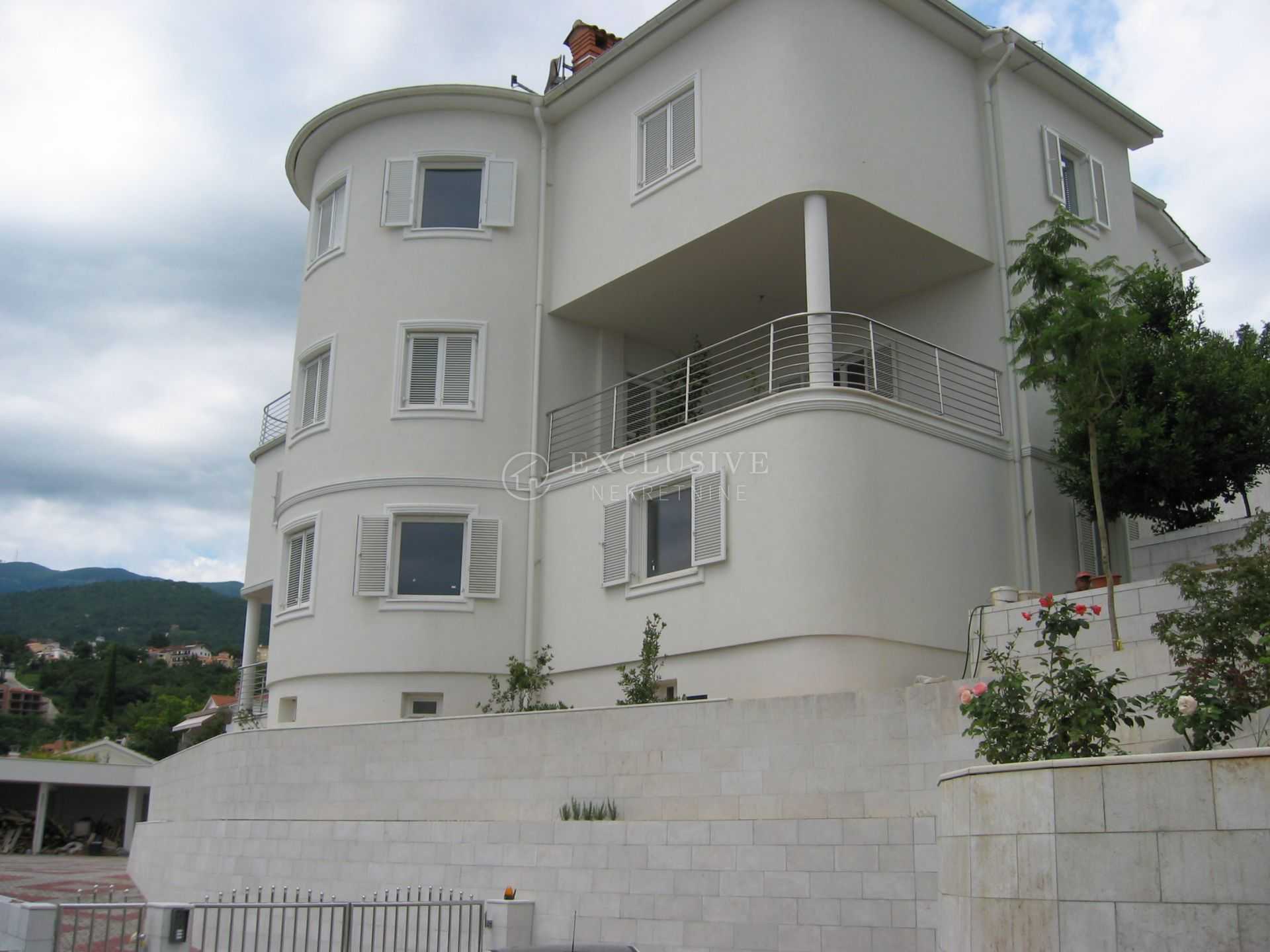 公寓 在 Ičići, Primorje-Gorski Kotar County 11632258