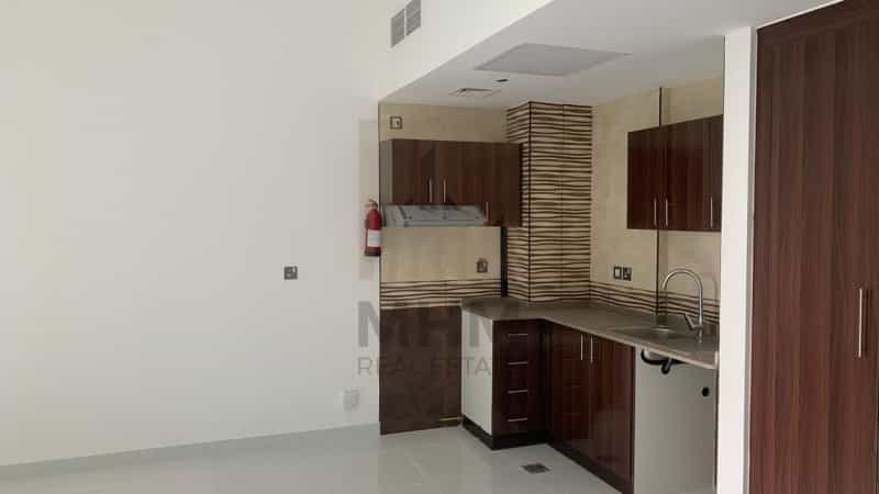 Condominium in Warisan, Dubayy 11632746
