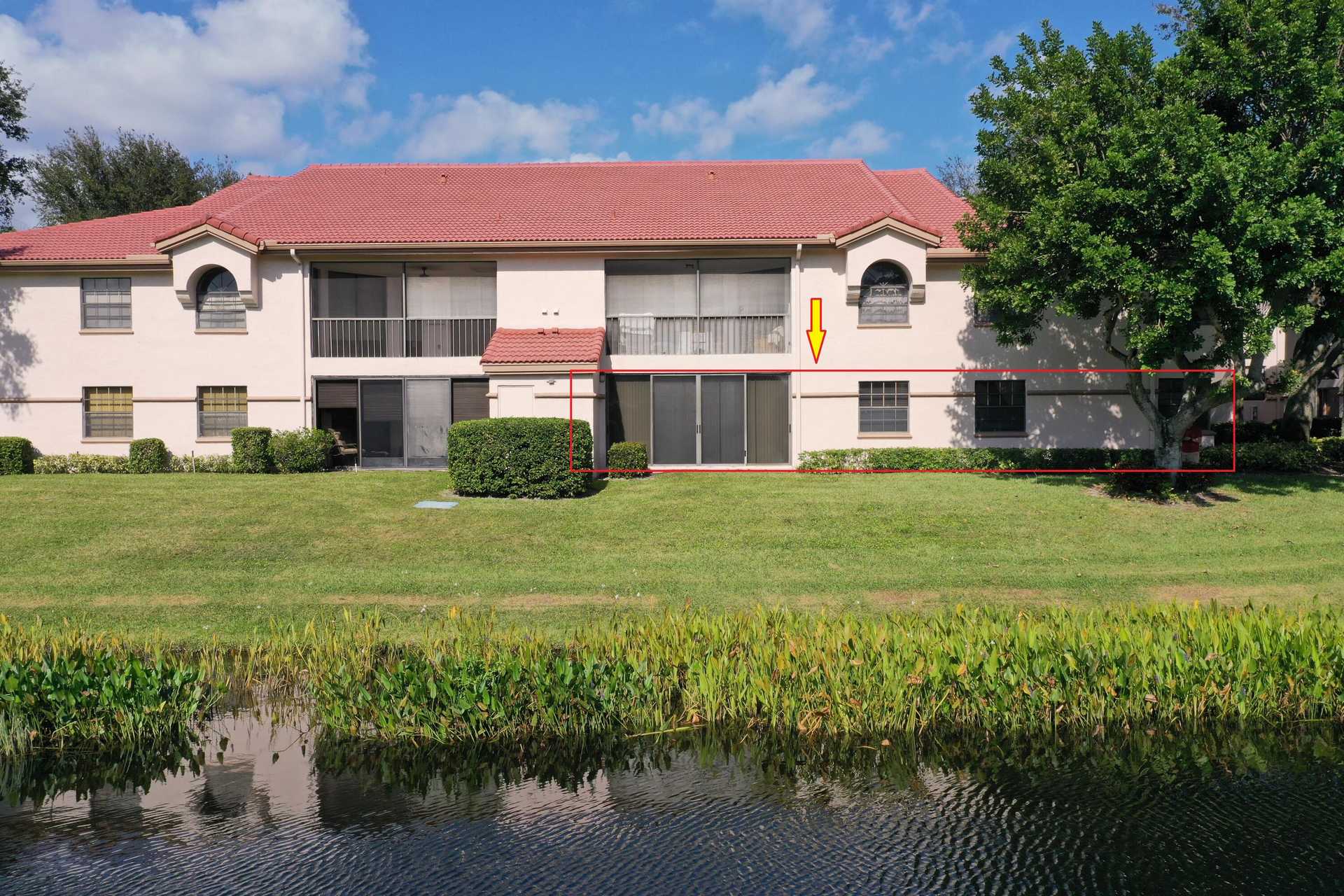Condominium in Rainbow Lakes, Florida 11632986