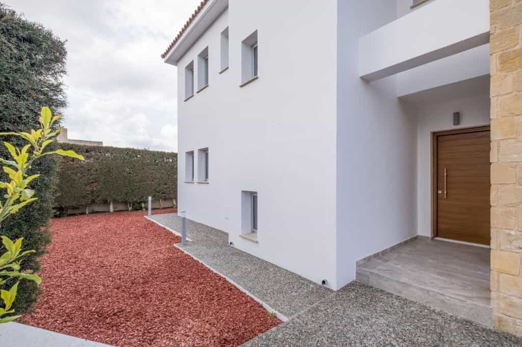 House in Neo Chorio,  11633494