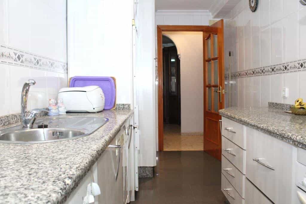 Condominium in Sevilla, Andalucía 11634802